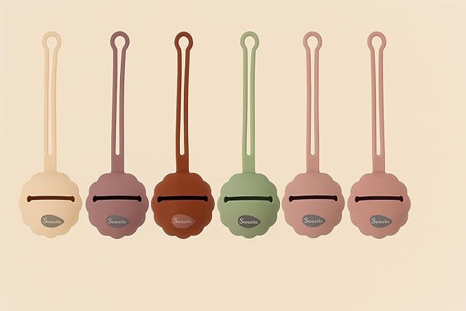 Sweetie Silicone Pacifier Holder Case, Pacifier Container Fits Pacifiers & Pacifier Clip, Portable for Travel Outdoor Activities, Sun Flower, Lion Shape, 1 Piece (Khaki)