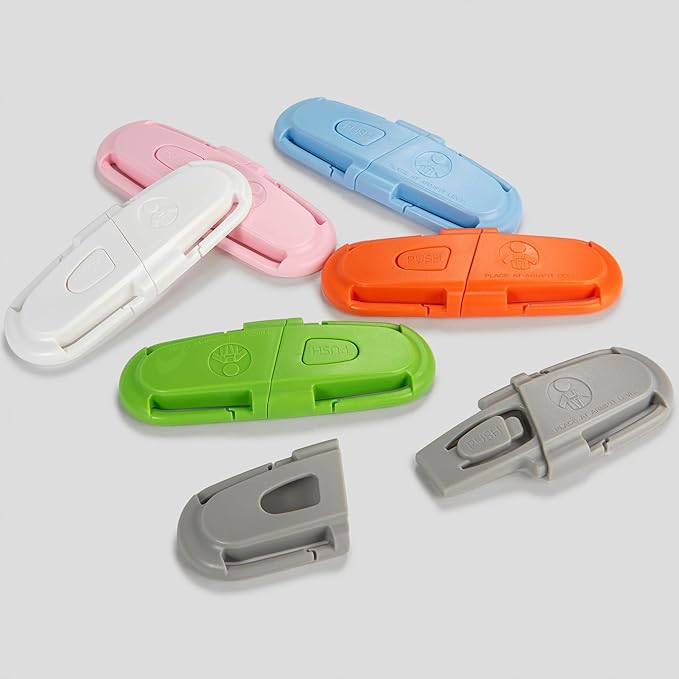 Universal Car Seat Chest Clip, Adjustable Harness Positioning Clip for Stroller and Booster Seat, Anti-Slip Shoulder Straps Holder Accessory for Parents (1 Pack, Green)