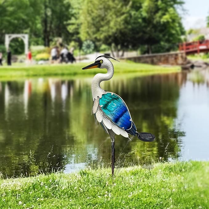 HONGLAND Solar Metal Crane Statue Garden Heron Sculpture, Glass Outdoor Heron Yard Art Coastal Ocean Bird Decor Lawn Ornament for Backyard Porch Patio Decor（24 Inch）
