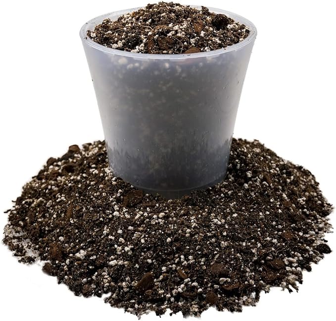 Premium Coco Coir and Perlite Potting Mix, Soil for Maximum Plant Growth, Perfect for Indoor and Outdoor Container Gardens by Gardenera - 5 Quart