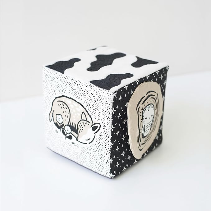 Wee Gallery Soft Block, Baby Sensory Toy with High-Contrast Graphics, Organic Soft Fabric Soft Blocks, Crinkle Flap and Textures, Tummy Time Activity for Babies and Toddlers - Baby Animals