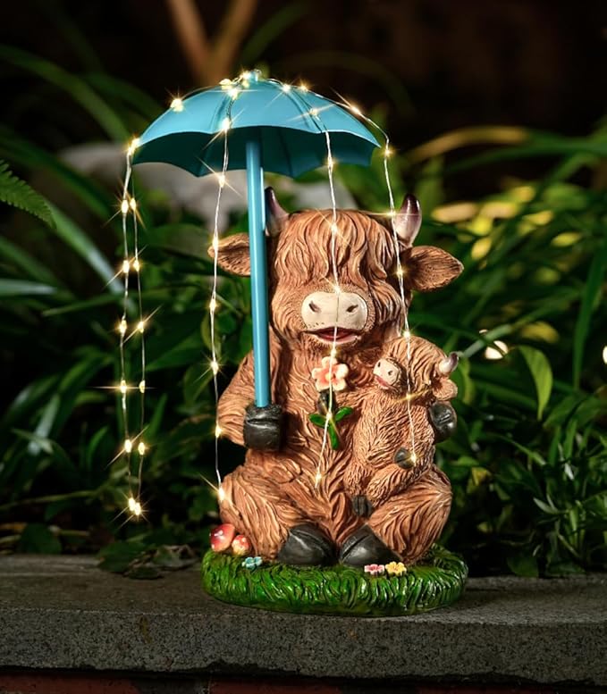 Solar Garden Statues Resin Loving Highland Cow Umbrella Lights Outdoor Decor Gifts for Yard, Patio Decorations
