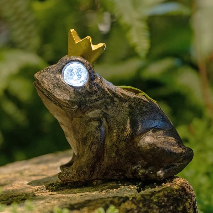 Garden Decor Statue Frog Prince,Solar Statue Decor Frog Prince,Resin Frogs Figurine with Solar Light for Patio,Balcony,Yard,Lawn Ornament,Perfect Garden Gift